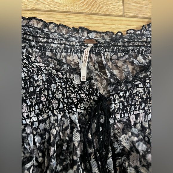 Free people Beatrice smocked floral top size xs - Picture 7 of 7